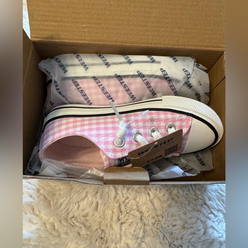 NWT Weestep Kid Sneakers